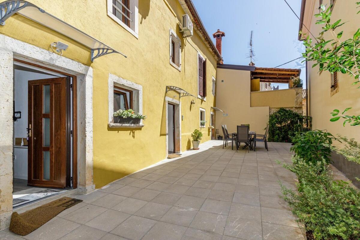 Appartamento House Aves 2 Kaštelir Esterno foto