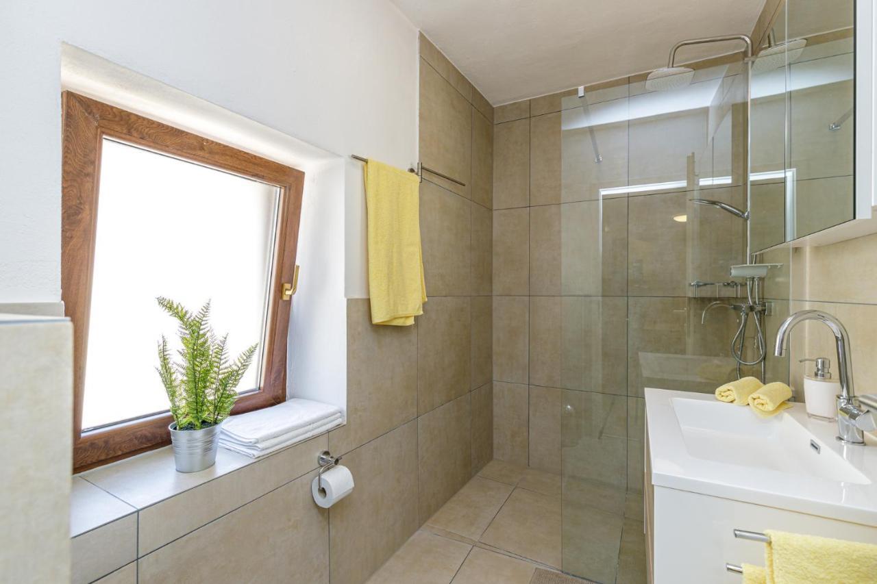 Appartamento House Aves 2 Kaštelir Esterno foto